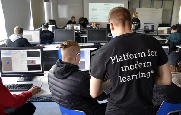 MERCURIAssa vieraili Nitomani School, joka antoi opiskelijoille oivan lähtölaukauksen koodauksen alkeisiin.
