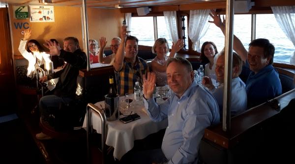 MERCURIAn alumnit tapasivat eilen illallisristeilyn merkeissä Helsingissä.