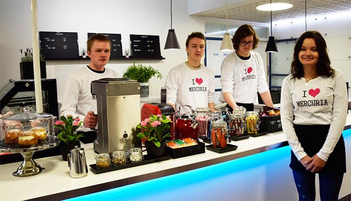 Työelämäjaksolla Mercafe kahvilassa.