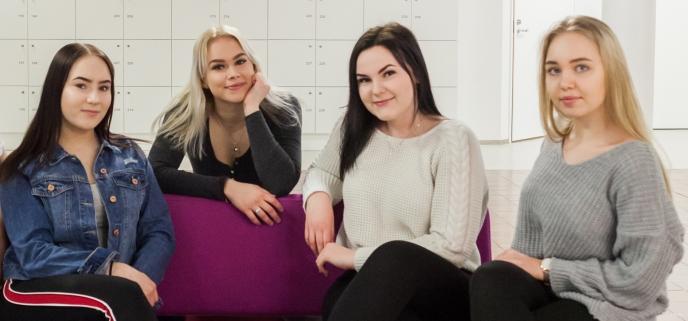 Lukion jälkeen merkonomiksi ja ammattilaiseksi työelämään.